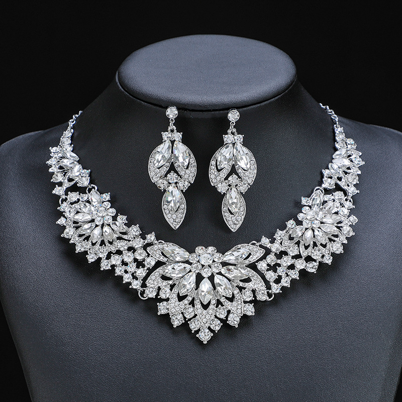 Necklace Set Women 2-Piece Leaf Flower Exaggerated Luxurious Jewelry New Bride Wedding Accessories