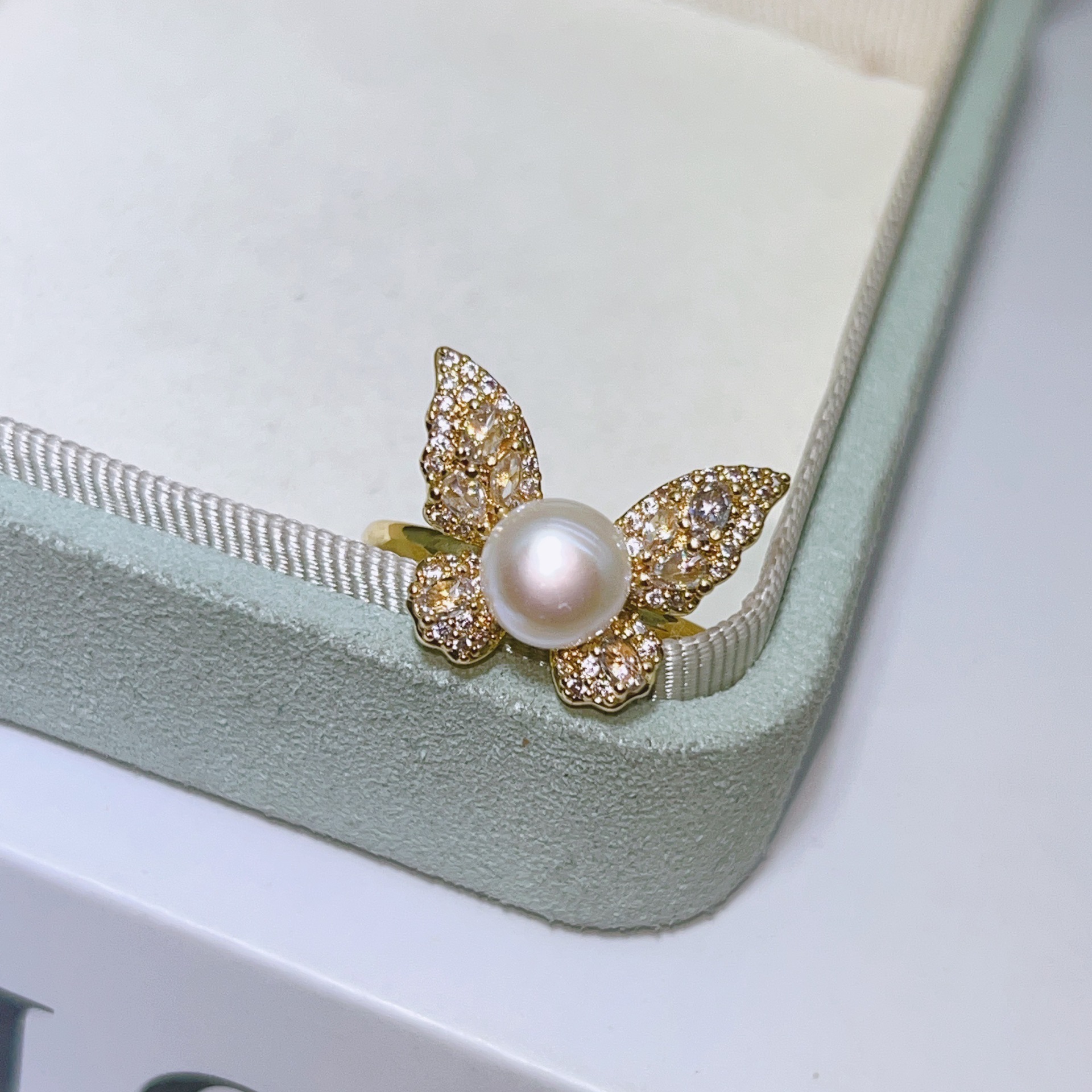 金色拖+白珍珠 · 4061