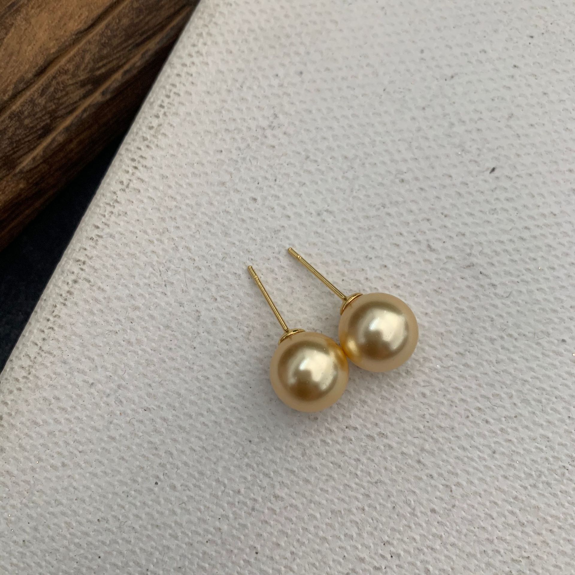 Yuanyou fever Shijia strong light single round perfect simple pearl earring earrings women