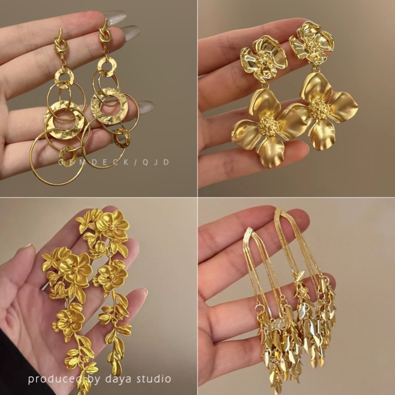 Celebrity Dinner~Gold Tassel Stud Earrings for Women Earrings Exaggerated Ear Accessories