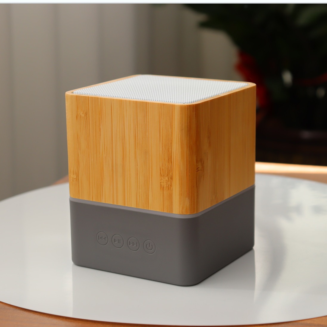 Private mold bamboo wood Bluetooth speaker digital point speaker with remote control loud volume colorful light card slot private mold gift audio
