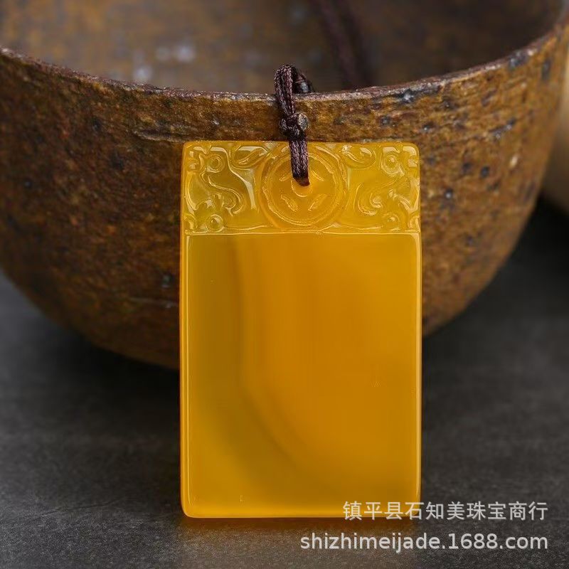 黄色带抬头无事牌约43*30*7mm