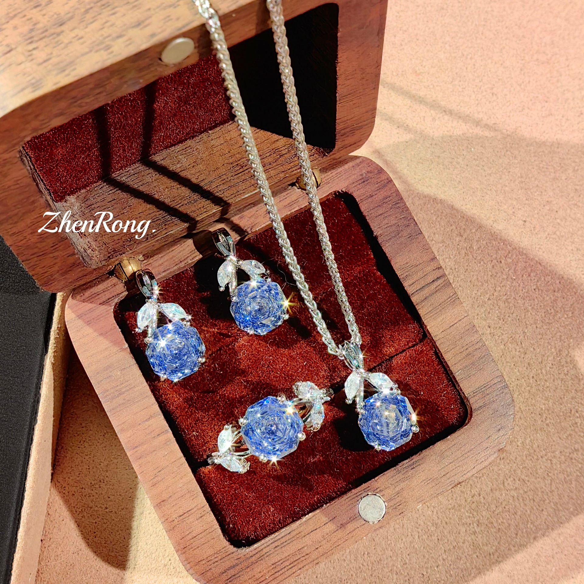 Octagonal millennium rose cut Klein blue necklace pendant inlaid rose red high carbon diamond earrings炫彩 yellow ring women