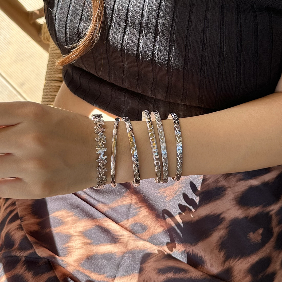 Sweet cool carved pattern flower bracelet metal textured layered bangle
