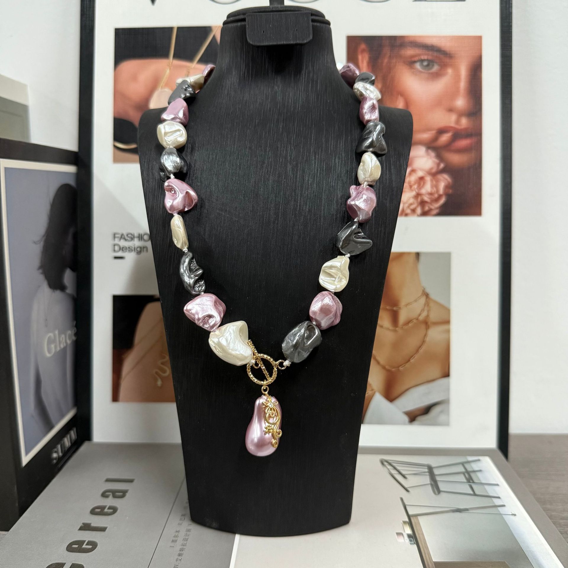 New Iridescent Baroque Pearl Necklace for Women, Colorful Irregular Glass Bead Necklace