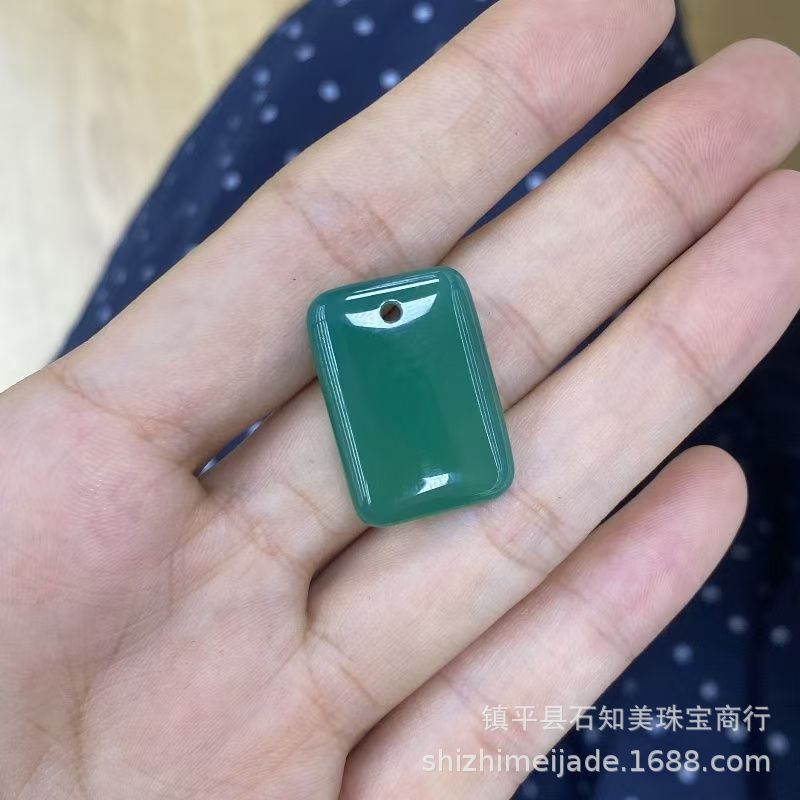 款1绿色小方牌约24*16*7mm