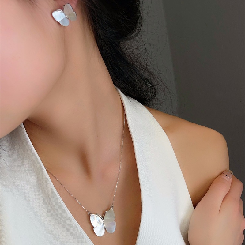 Phantom Butterfly Pearl Natural Mother-of-Pearl Large Butterfly Earring and Necklace Two-Piece Set Niche Cool Feeling Set