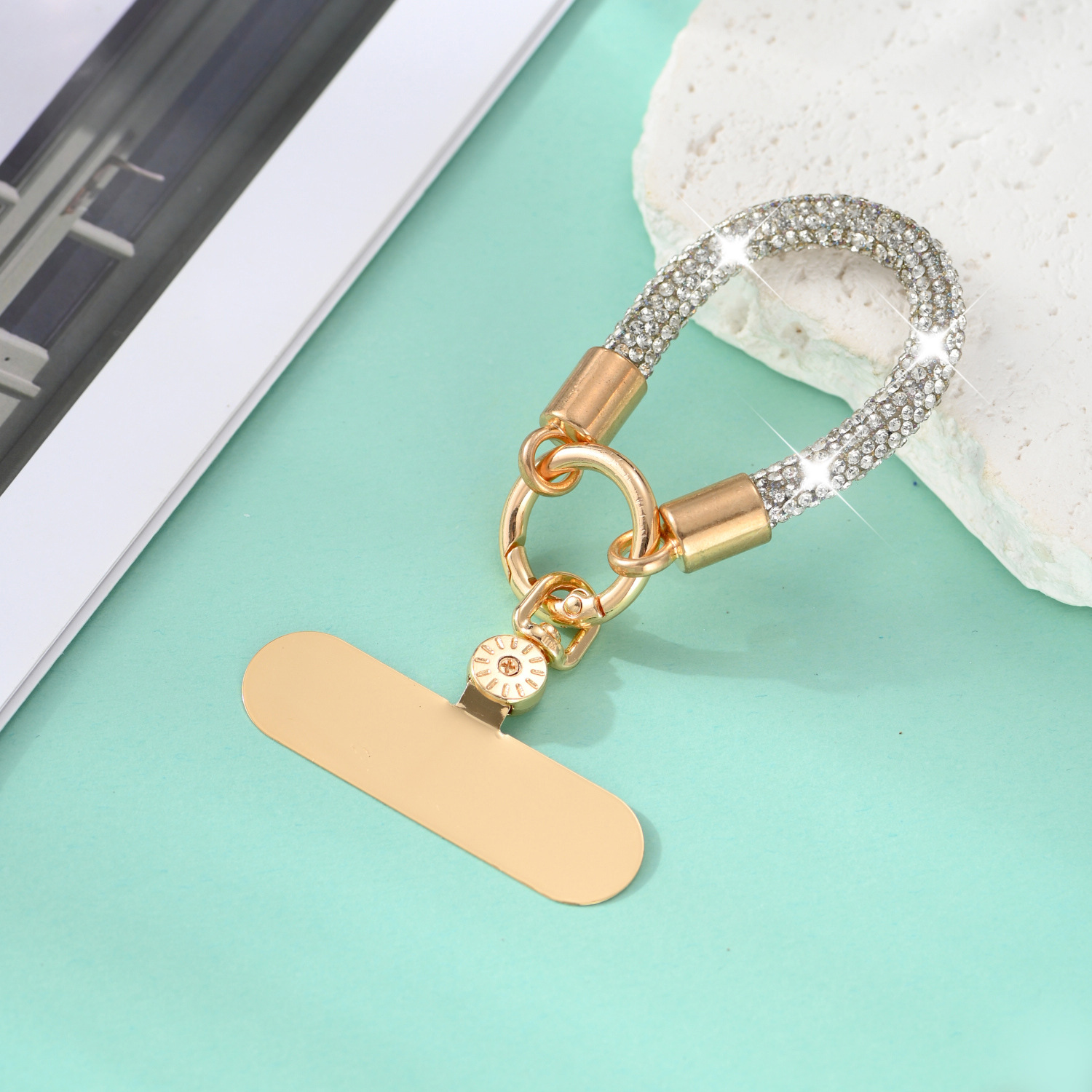 Phone short lanyard finger rope car keychain pendant anti-loss anti-theft small pendant hanging chain