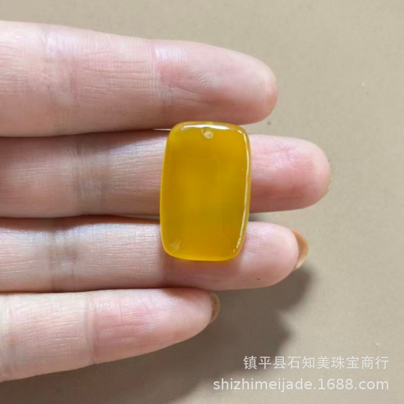 款2黄色小方牌约24*16*7mm