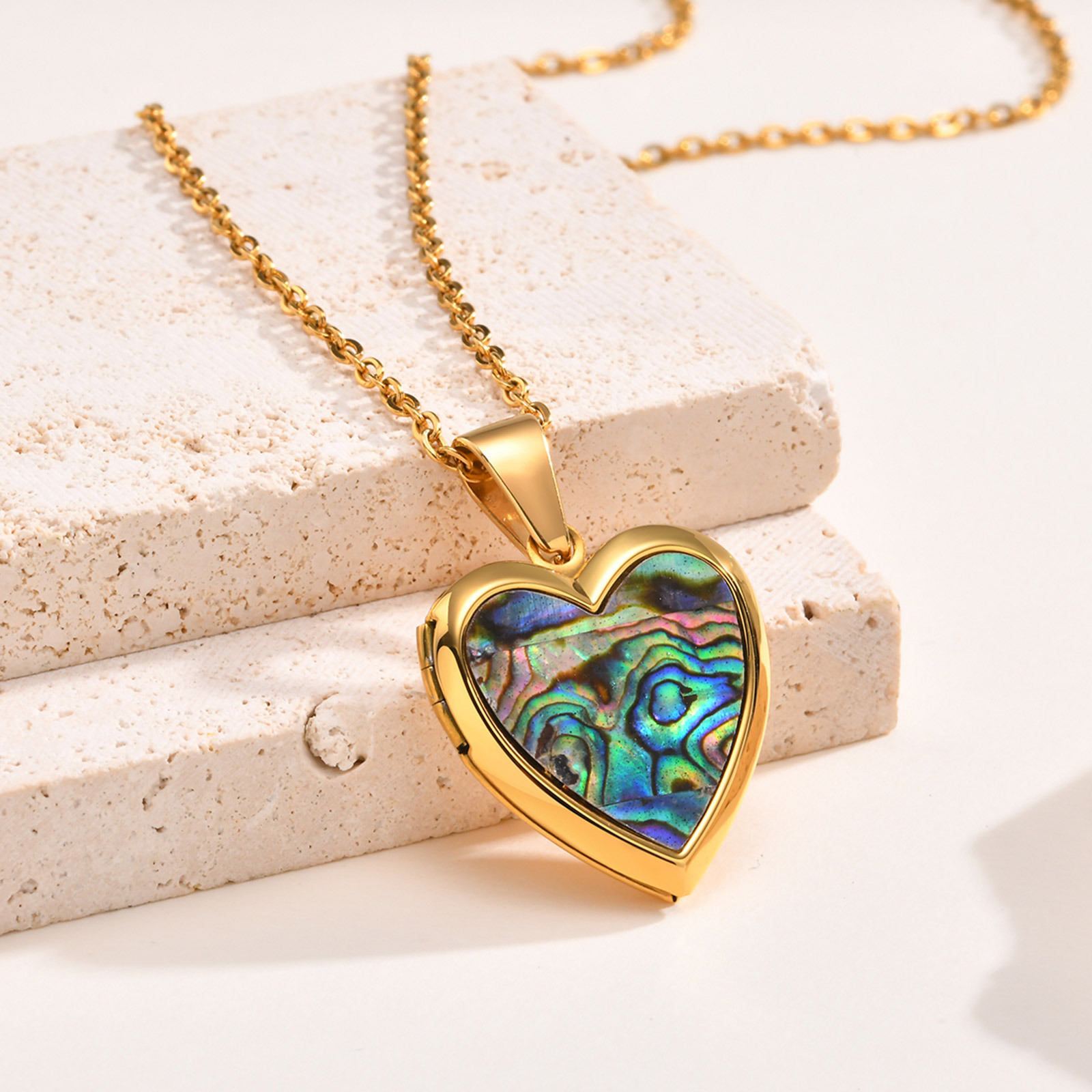 Stainless Steel Women's Gold Heart Pendant White Shell Abalone Pattern Necklace Openable Photo Locket Necklace