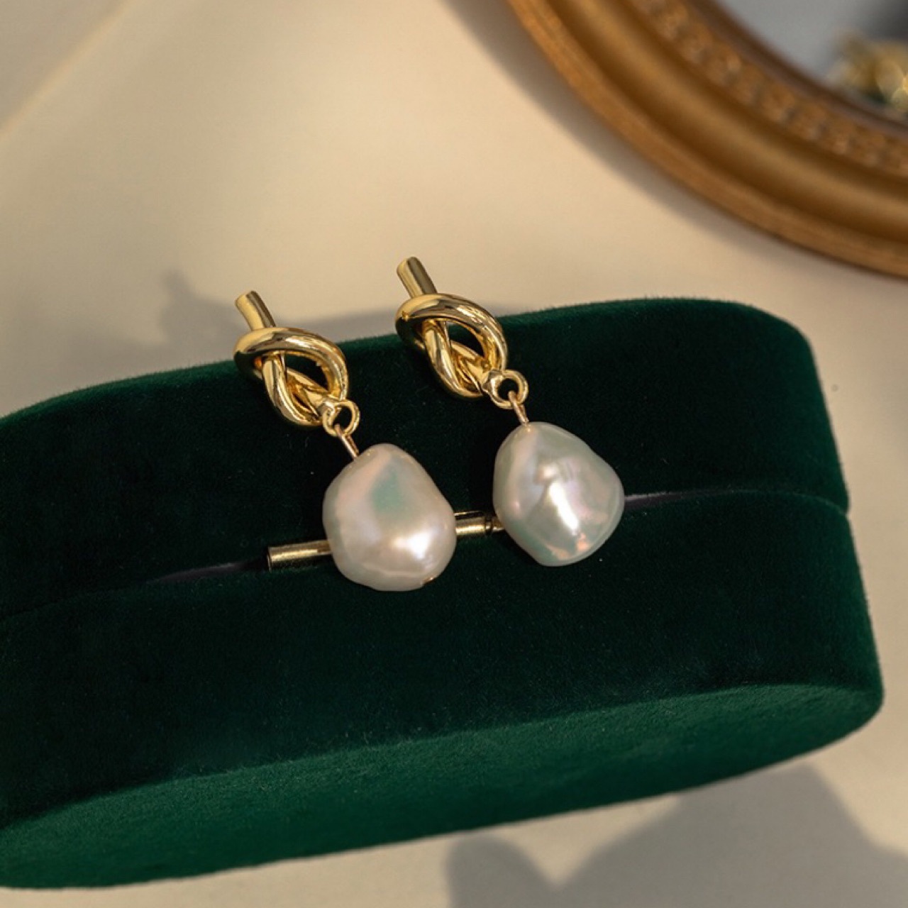 Oil painting texture bright natural baroque freshwater pearl earrings相思结 knot ear accessories minimalist beauty for women
