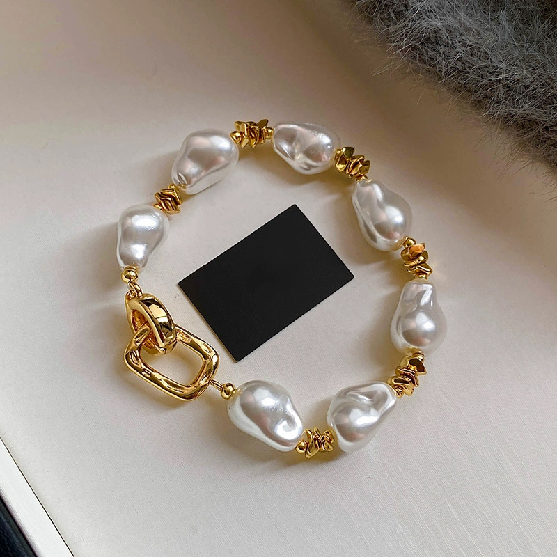 Baroque irregular pearl necklace niche 2025 new collarbone chain