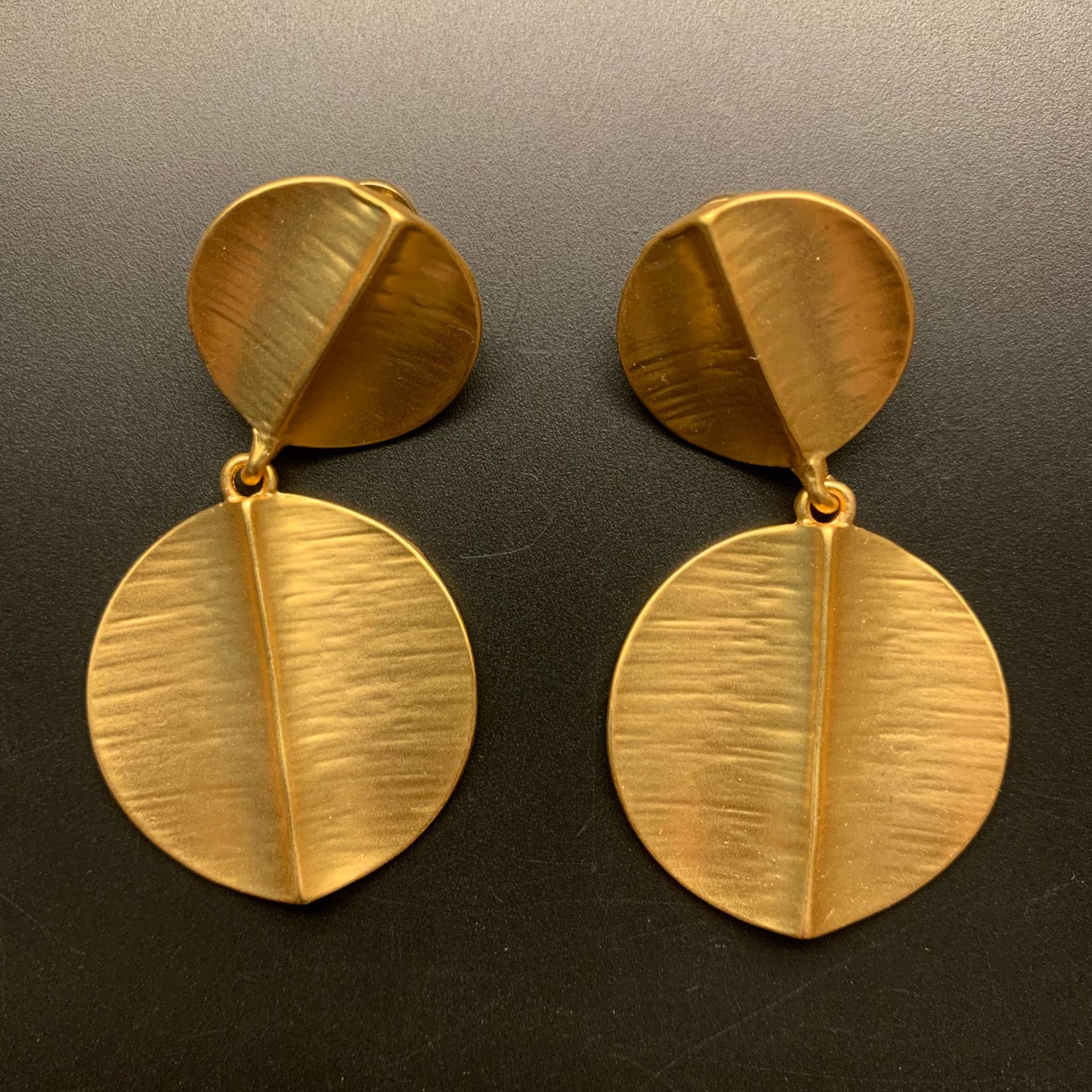 Qingdao [Minimalist Series] wind oval alloy earring accessories 2023 spring new