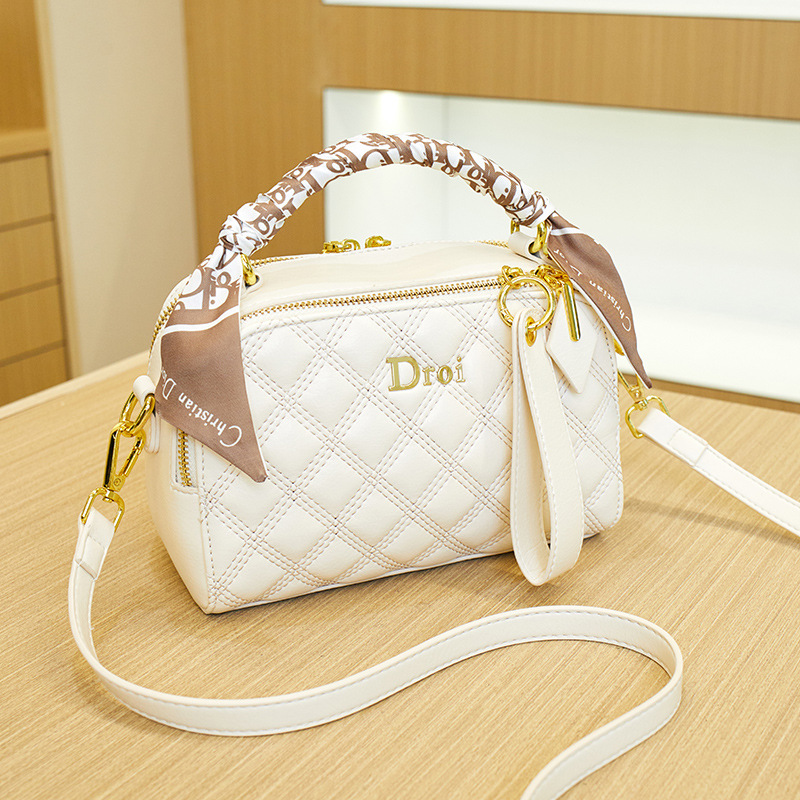 Women's bag small fragrance style bag women's handbag 2026 new large capacity single shoulder crossbody bag