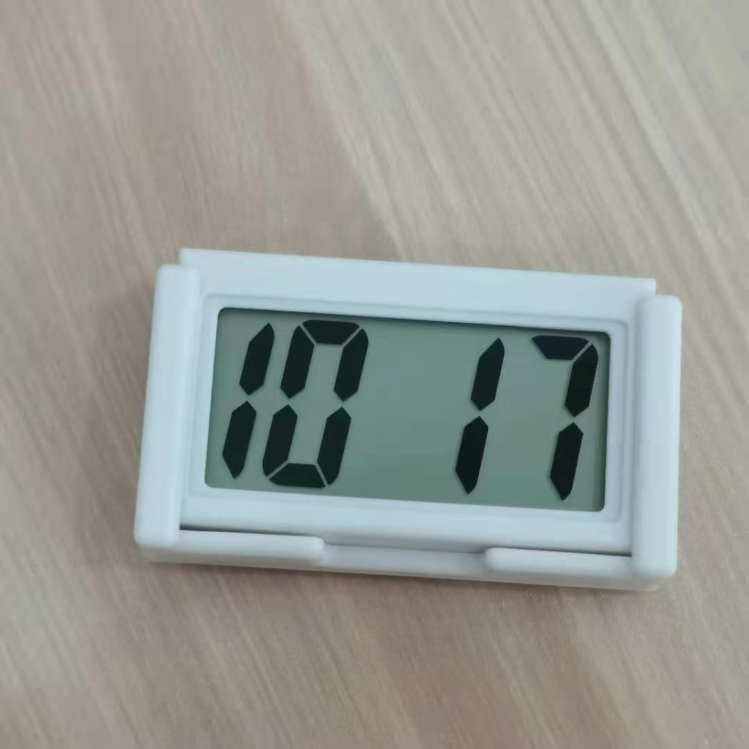 Mini portable car clock simple quadrangular electronic clock student children silent desktop clock can be pasted