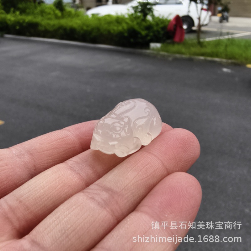 New Ice Seed Horse Material White Chalcedony Pendant Peace Button Auspicious Cloud Lock Ice Transparent No Event Pendant Live Broadcast