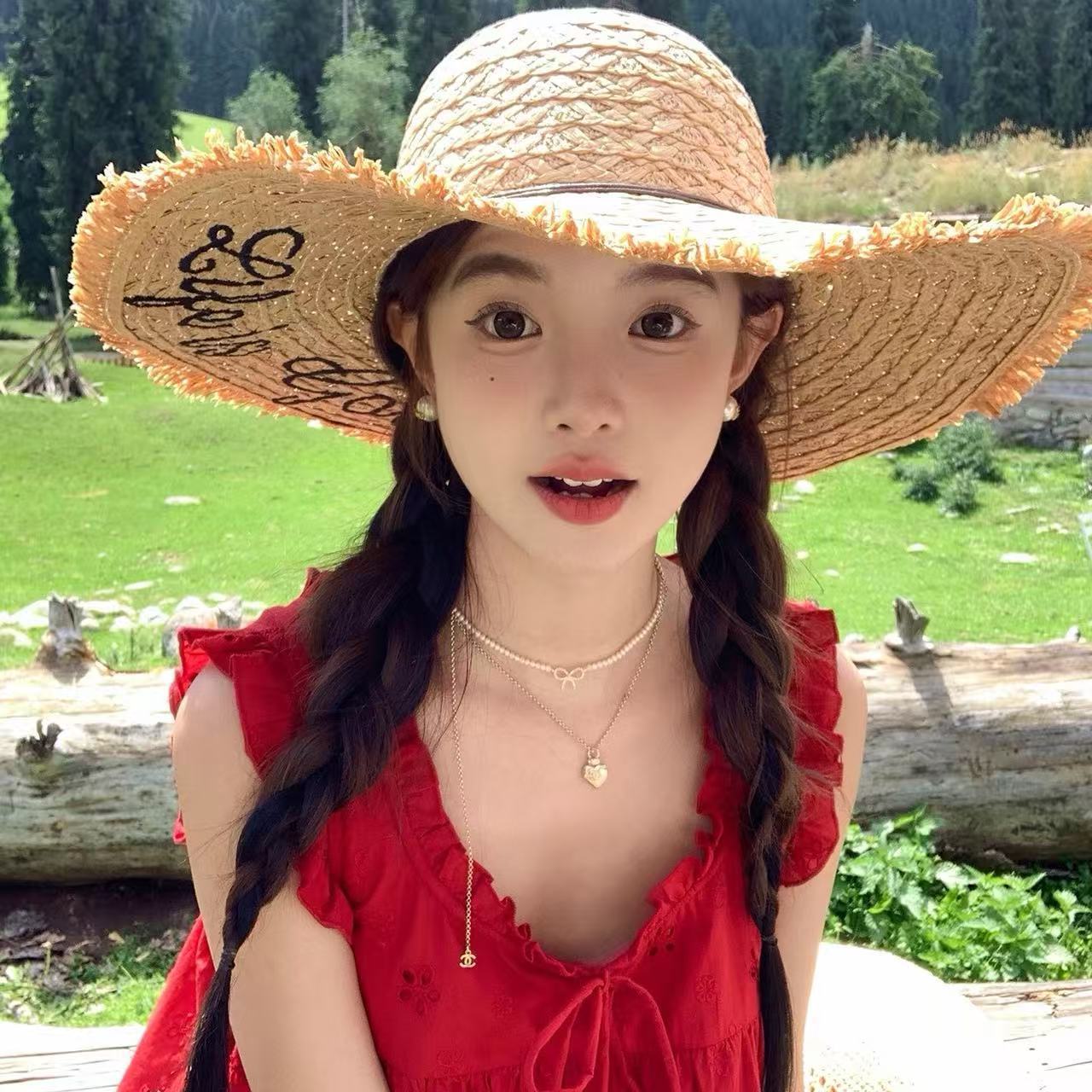 Flat Top Woven Straw Hat for Women, Sweet Beach Sun Protection Fisherman Hat, Wide Brim, Face Slimming Basin Hat