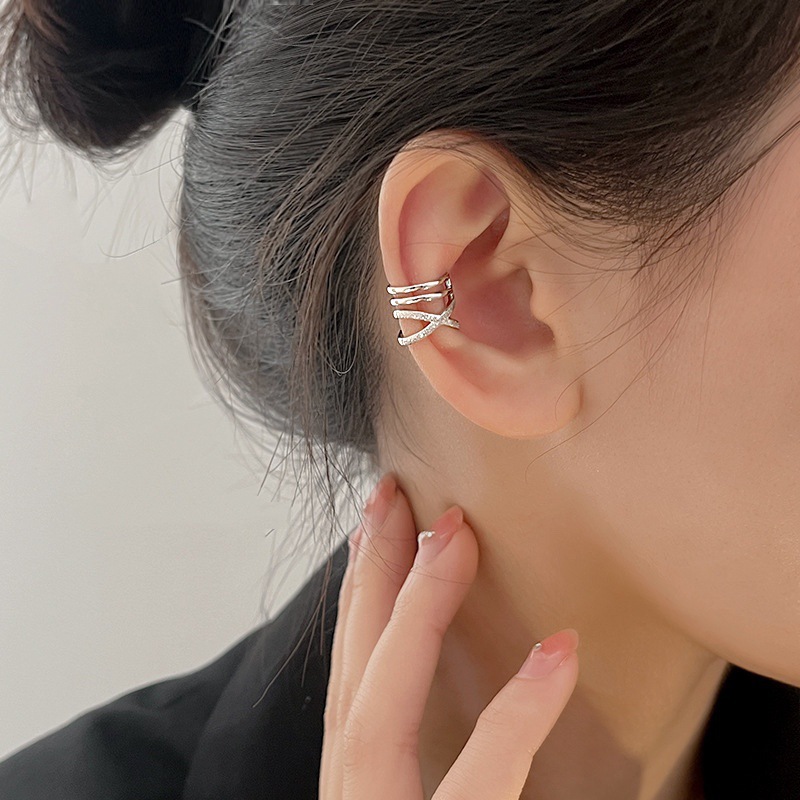 Sweet Cool Super Sparkle No Ear Hole Ear Cuff for Women New Exquisite Ear Accessories