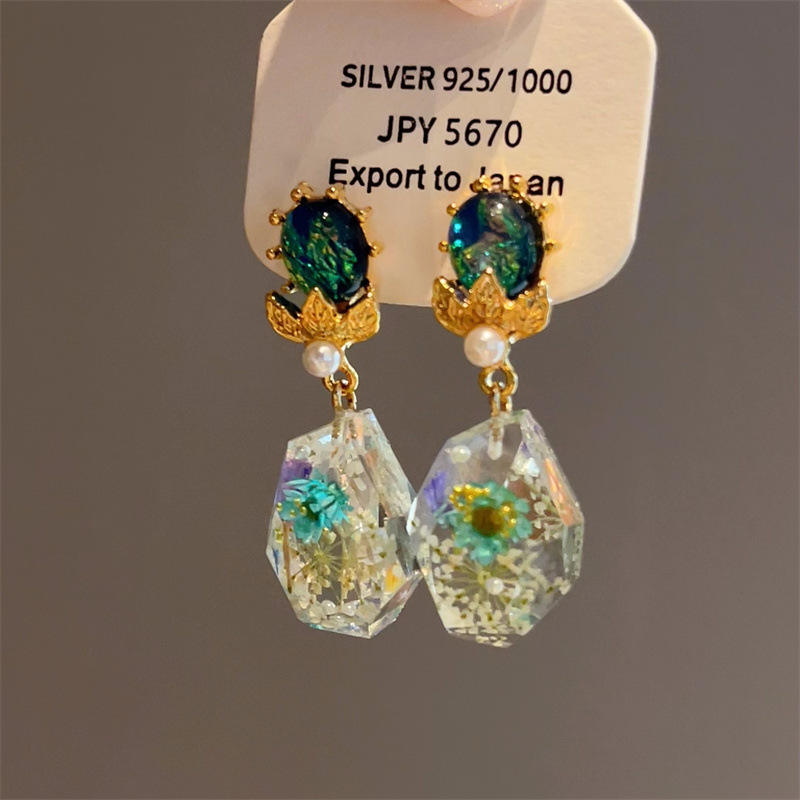 Exquisite Colored Dried Flower Amber Earrings Plated 18K Matte Gold Ear Accessories