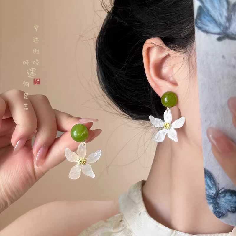 Summer Fresh Green Shell Flower Tassel Stud Earrings for Women Seaside Vacation Style Earrings Beautiful Oxygen Feeling Ear Accessories
