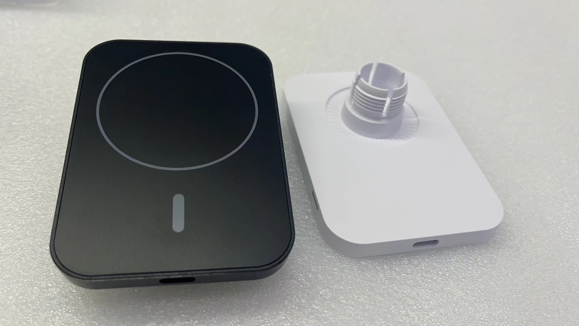New car magnetic wireless charger, suitable for Qi Apple 15 14 phones 15W fast charge Type-C stand car