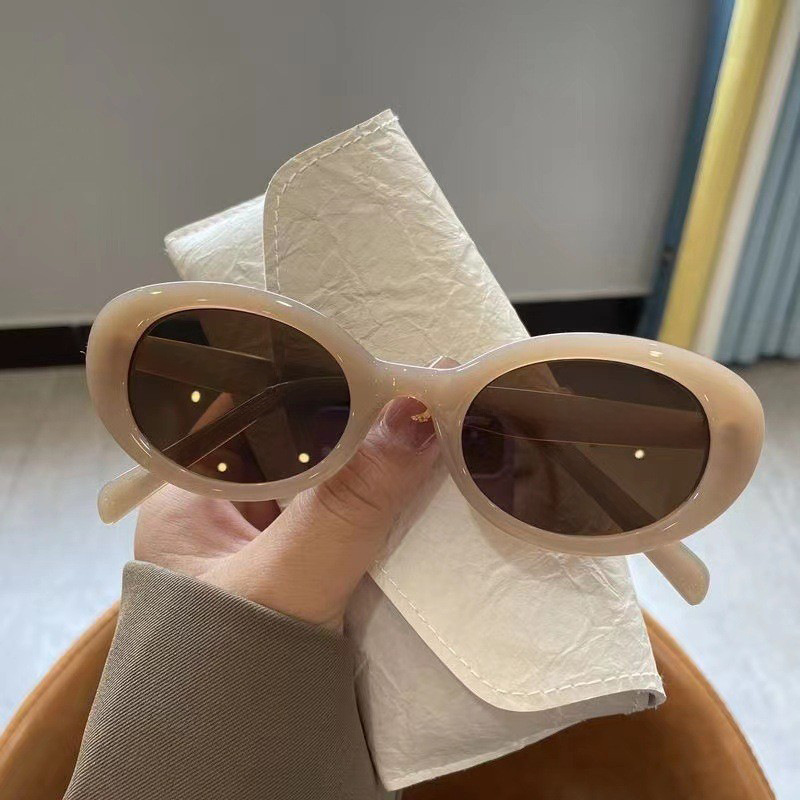 Oval small frame sunglasses for women, UV protection