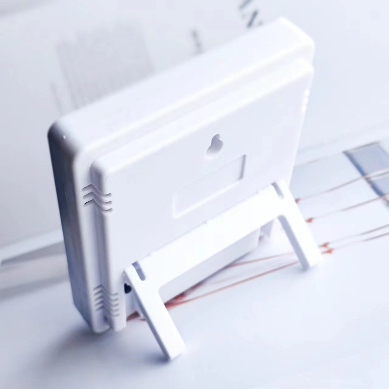 HTC-1 Household Temperature and Humidity Clock