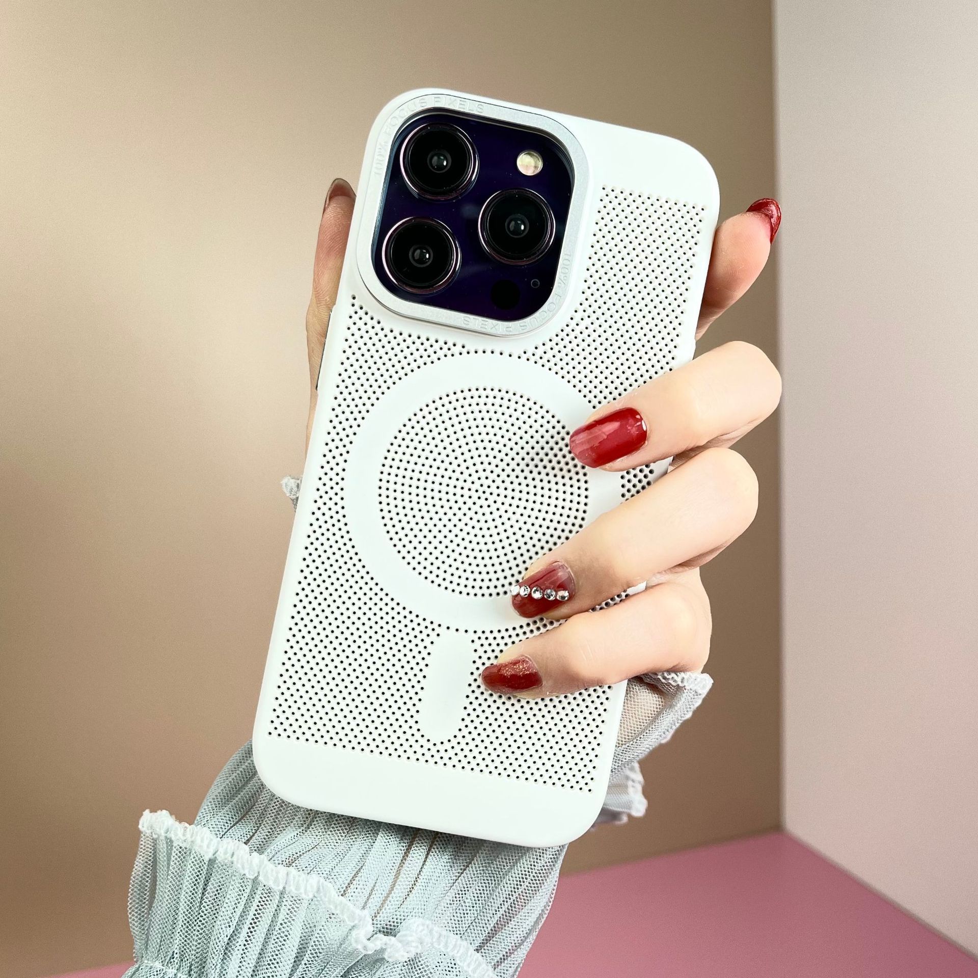 古董白 · iphone 14