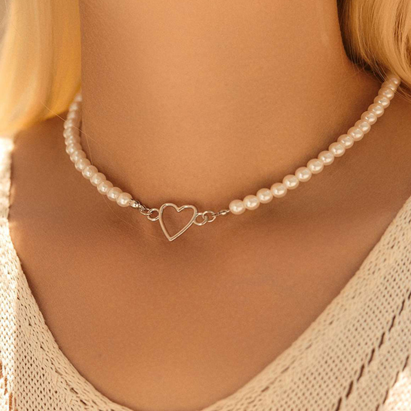 Rongshang New Hollow Love Heart Pendant Necklace for Women Pearl Clavicle Chain Necklace Accessory