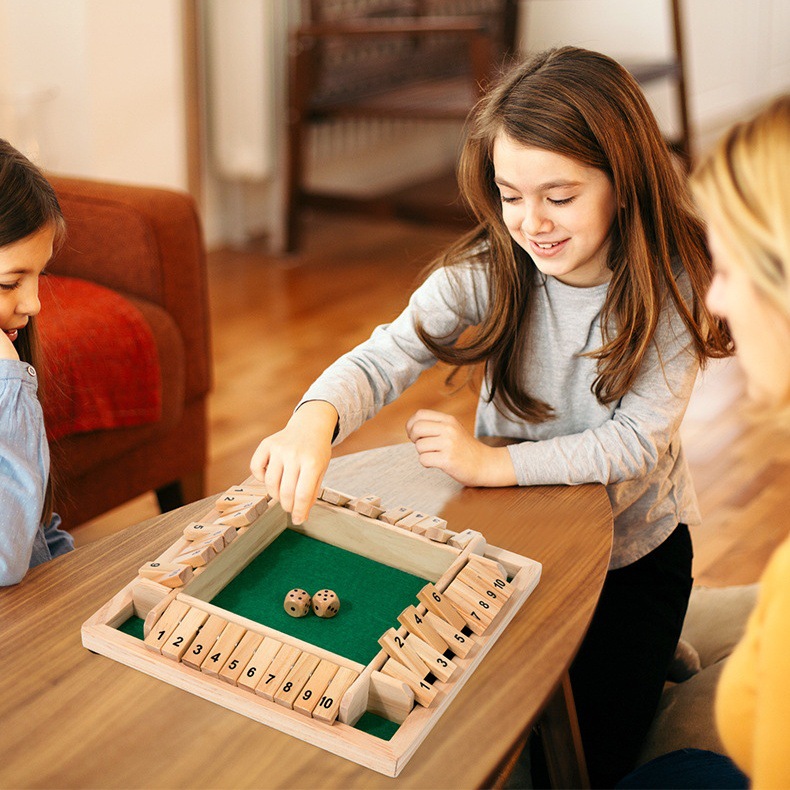 Party Multi-person Interactive Drinking Game Tabletop Chess and Card Game Four-sided Number Flip Game Prop