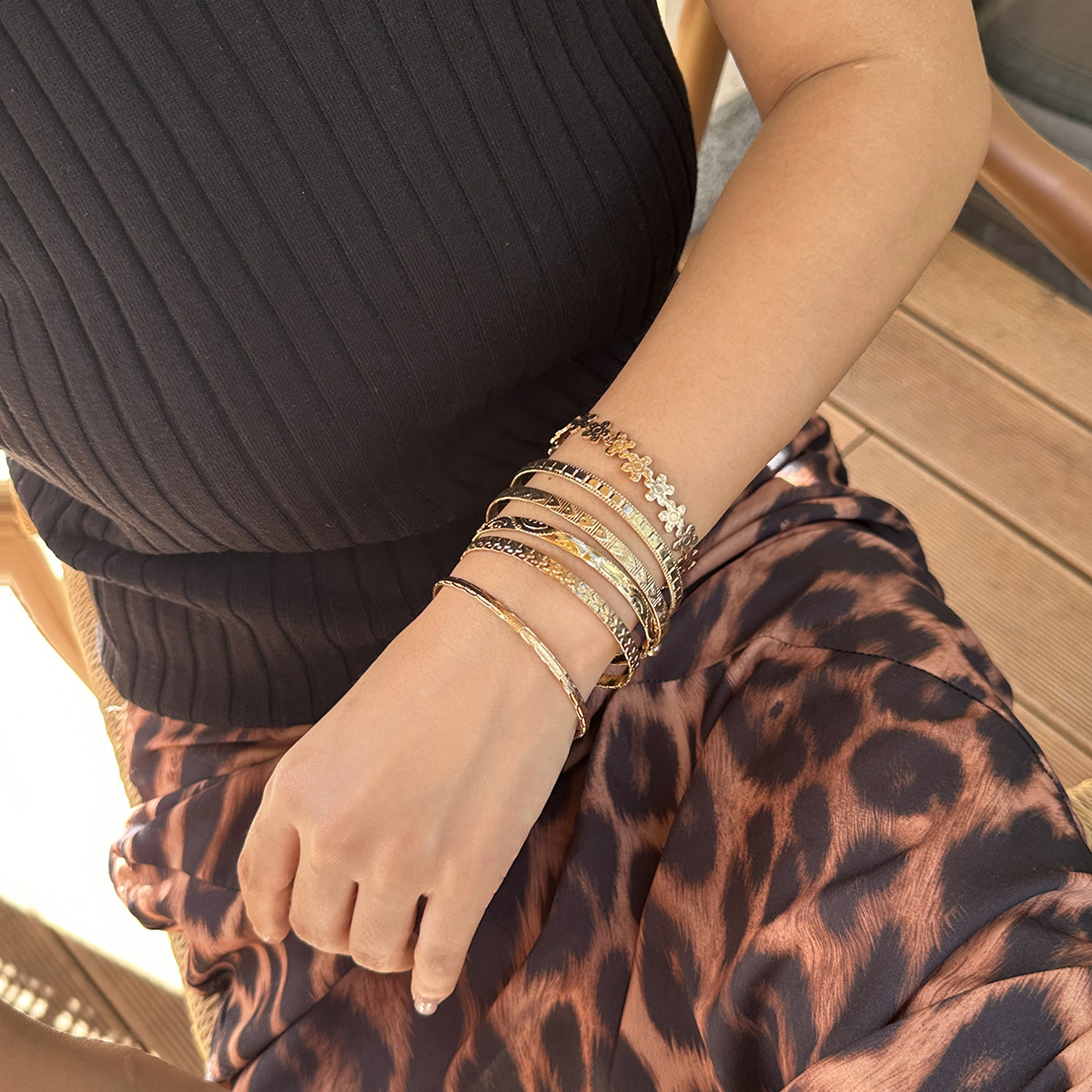 Sweet cool carved pattern flower bracelet metal textured layered bangle