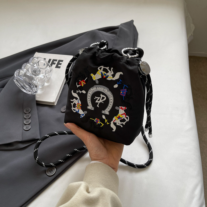 Embroidered Bucket Small Cloth Bag Women 2024 New Simple Contrast Color Outing Walking Shoulder Crossbody Phone Bag
