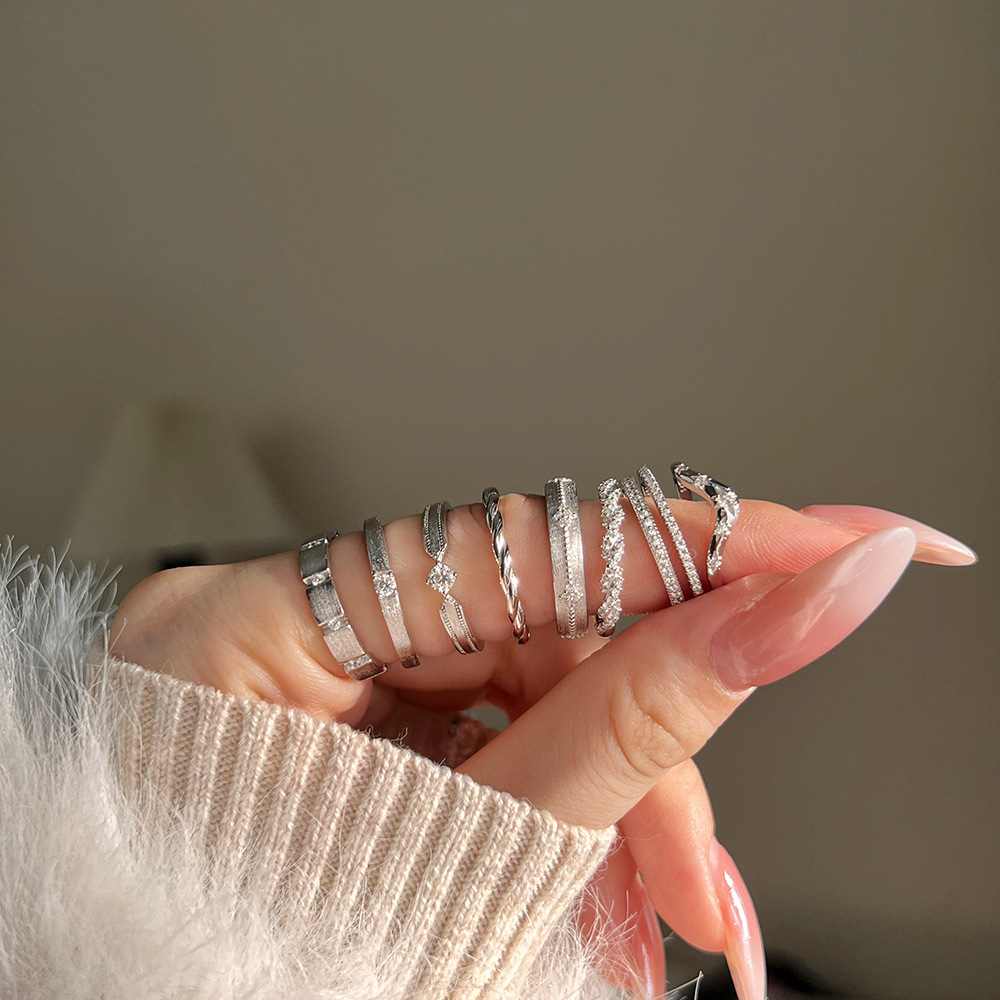 Small S925 sterling silver ring for women, simple row drill irregular closed ring