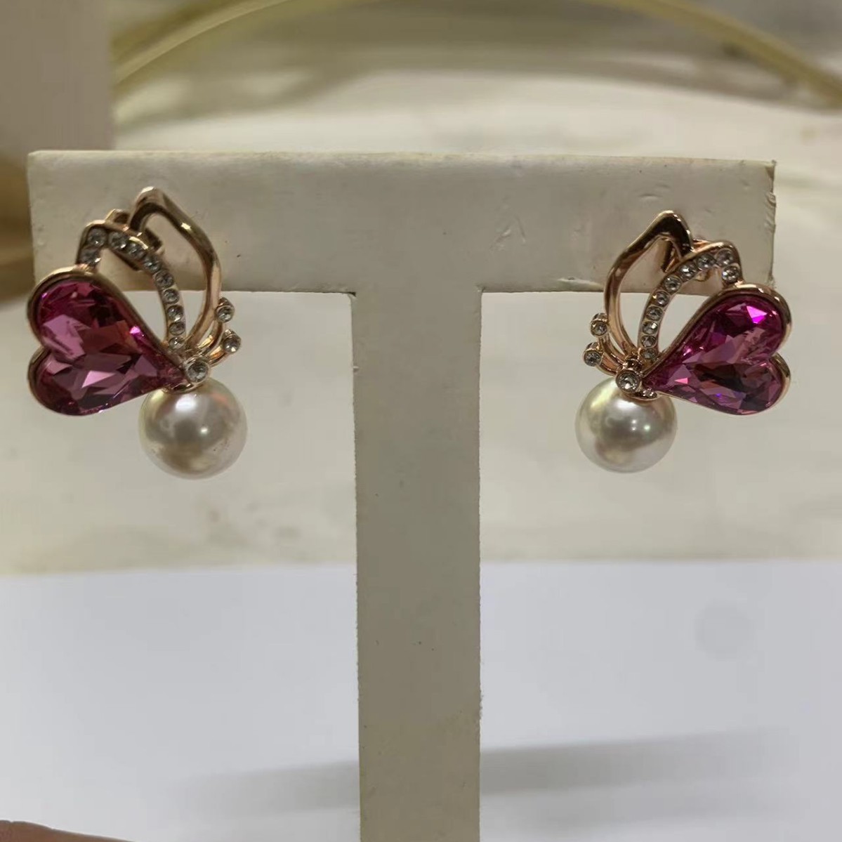 New exaggerated butterfly love earrings pearl earrings using Austrian crystal elements ear accessories