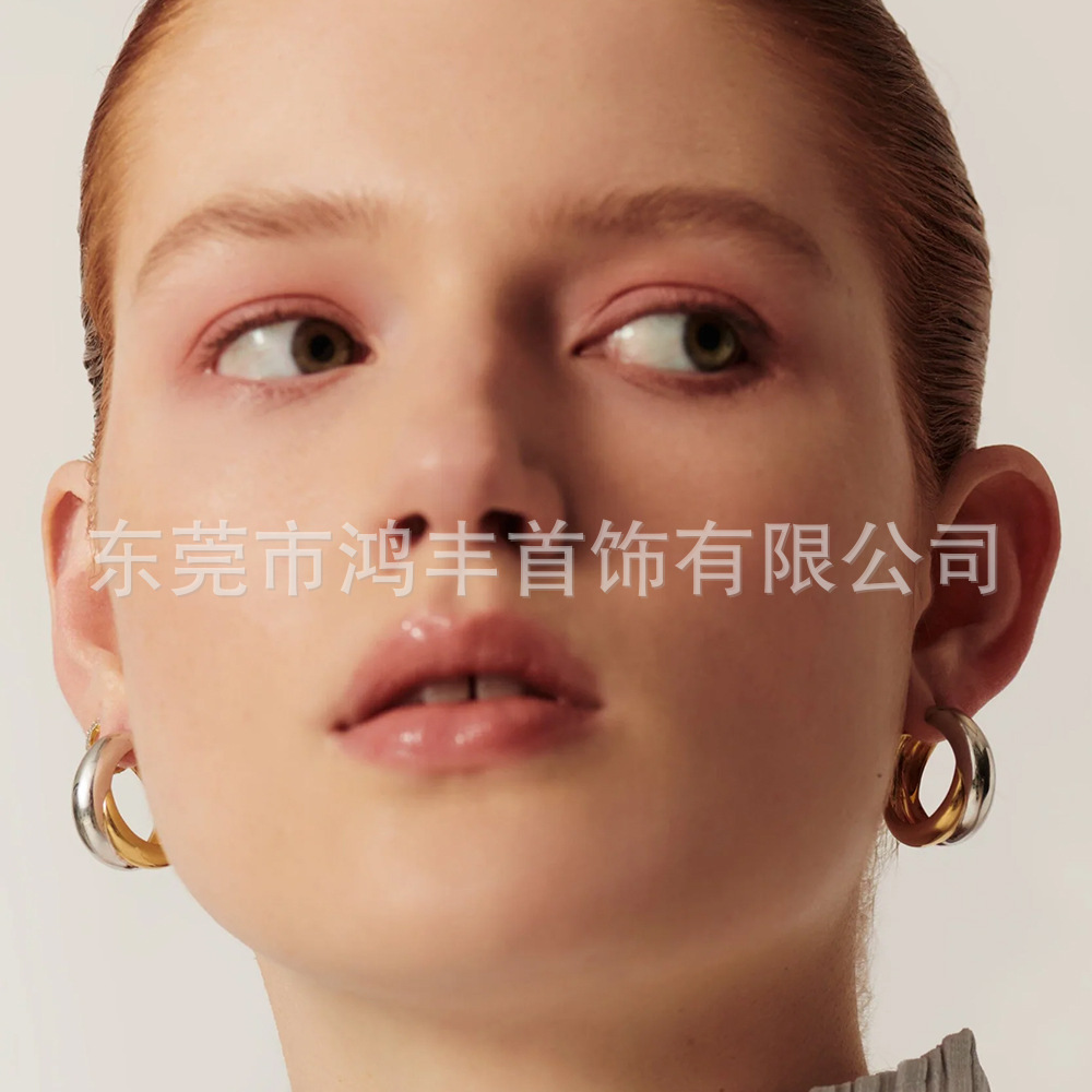 Dilireba two-color earring with electroplated accessories, contrasting color circle earrings for women