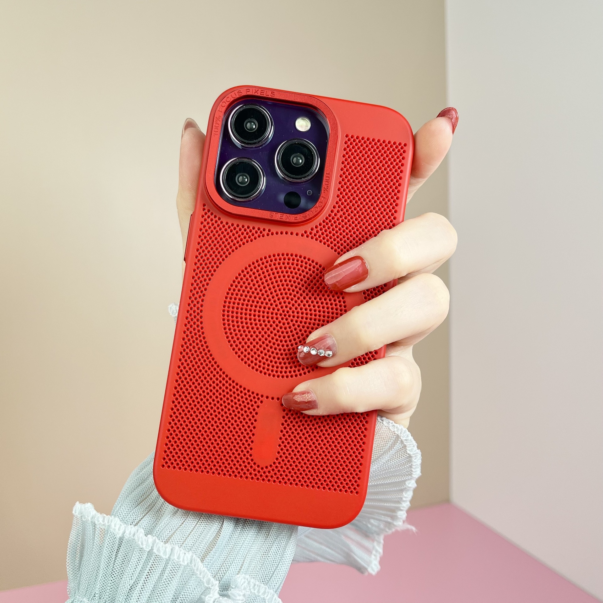 Compatible with iPhone 14 Pro Max mesh heat dissipation phone case magsafe magnetic Apple 13 breathable protective case