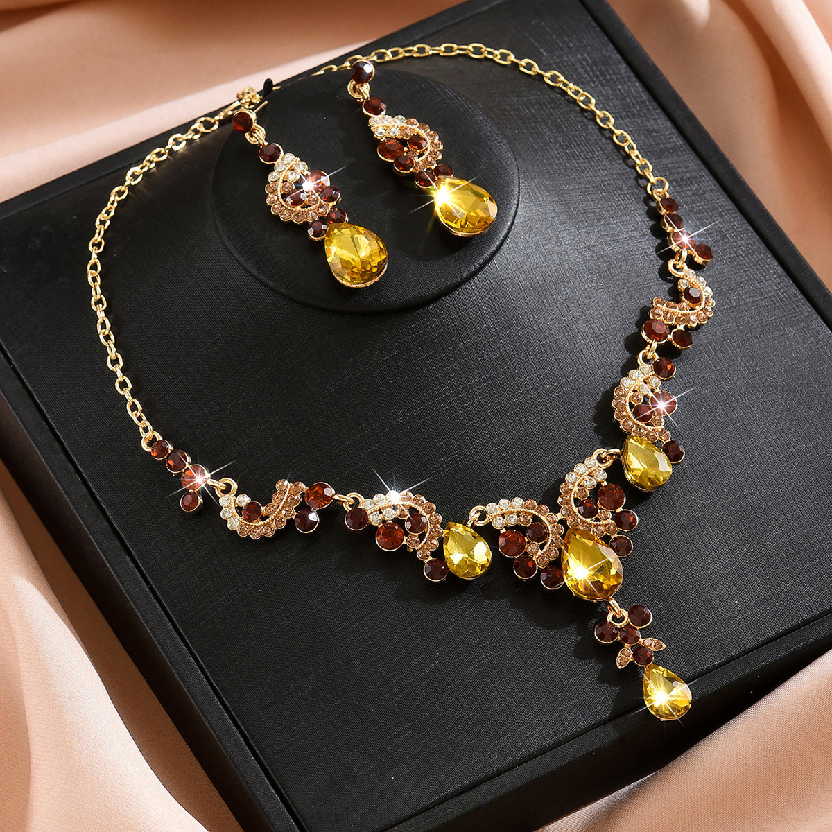 Alloy Rhinestone Set Necklace Earrings Two-Piece Wedding Jewelry Set for Women