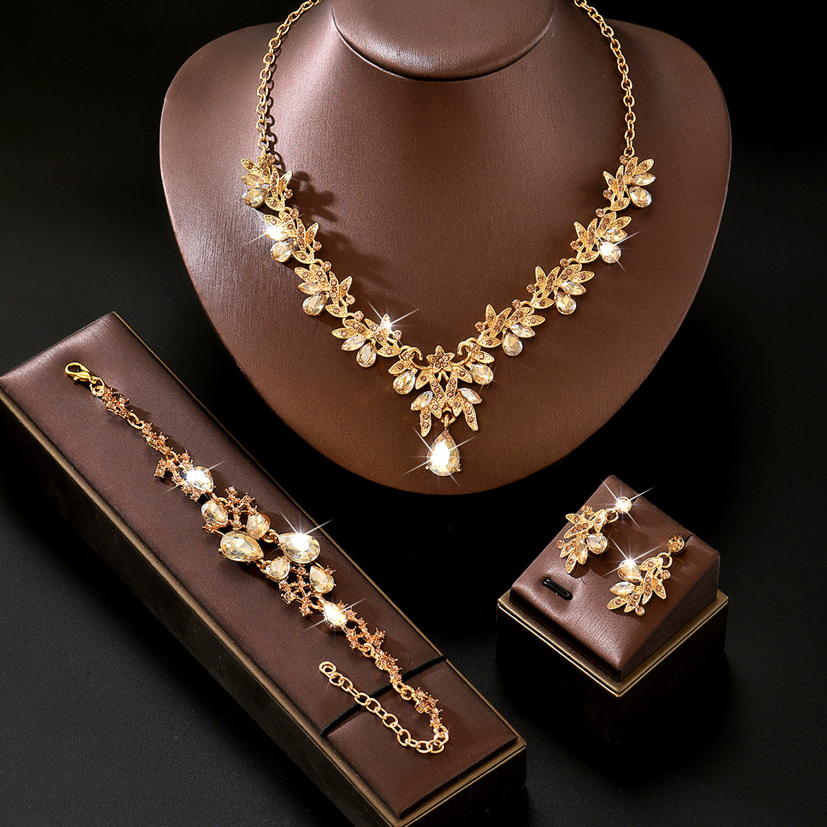 Exquisite Jewelry Set Teardrop Pendant Necklace Earrings Bracelet Three-Piece Wedding Dress Accessories