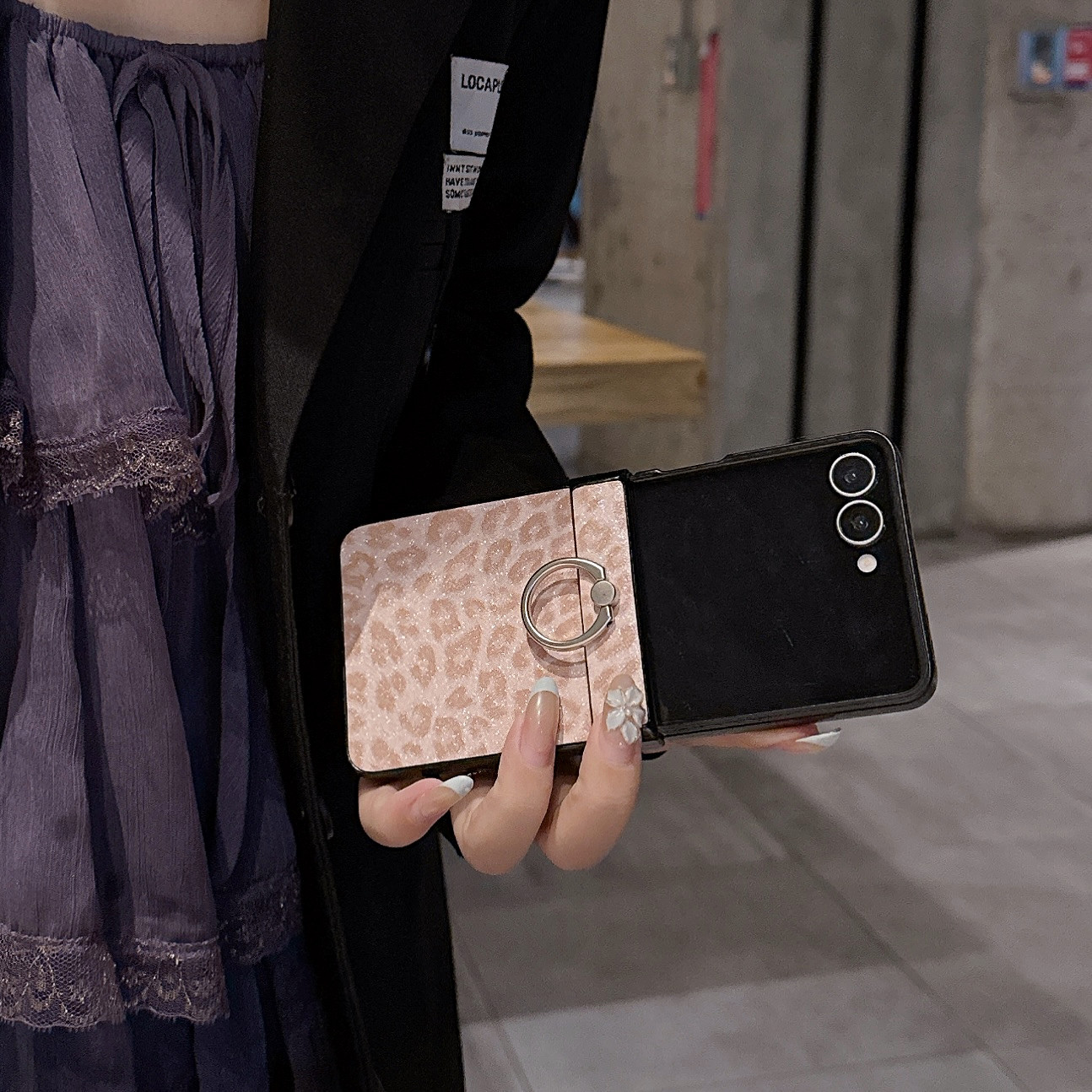 Leather leopard print finger ring holder for Galaxy Z Flip8/7/6 phone case Samsung 5th generation folding protective case