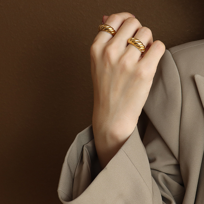 Threaded wave surface casting heavy industrial ring pinky ring titanium steel 18k gold finger ring A157