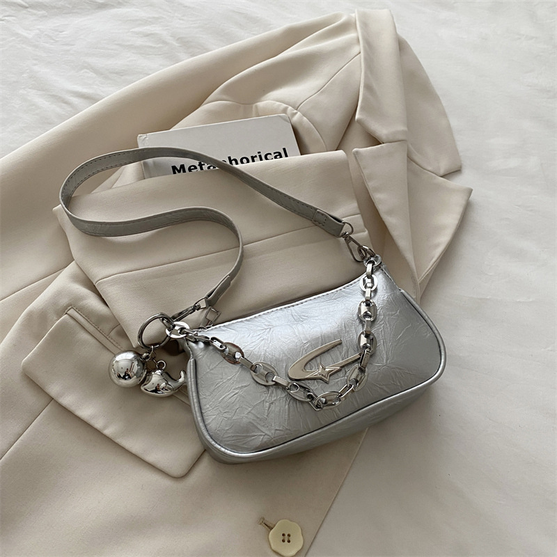 Popular chain single shoulder underarm bag women 2026 summer new commuting handbag crossbody small bag