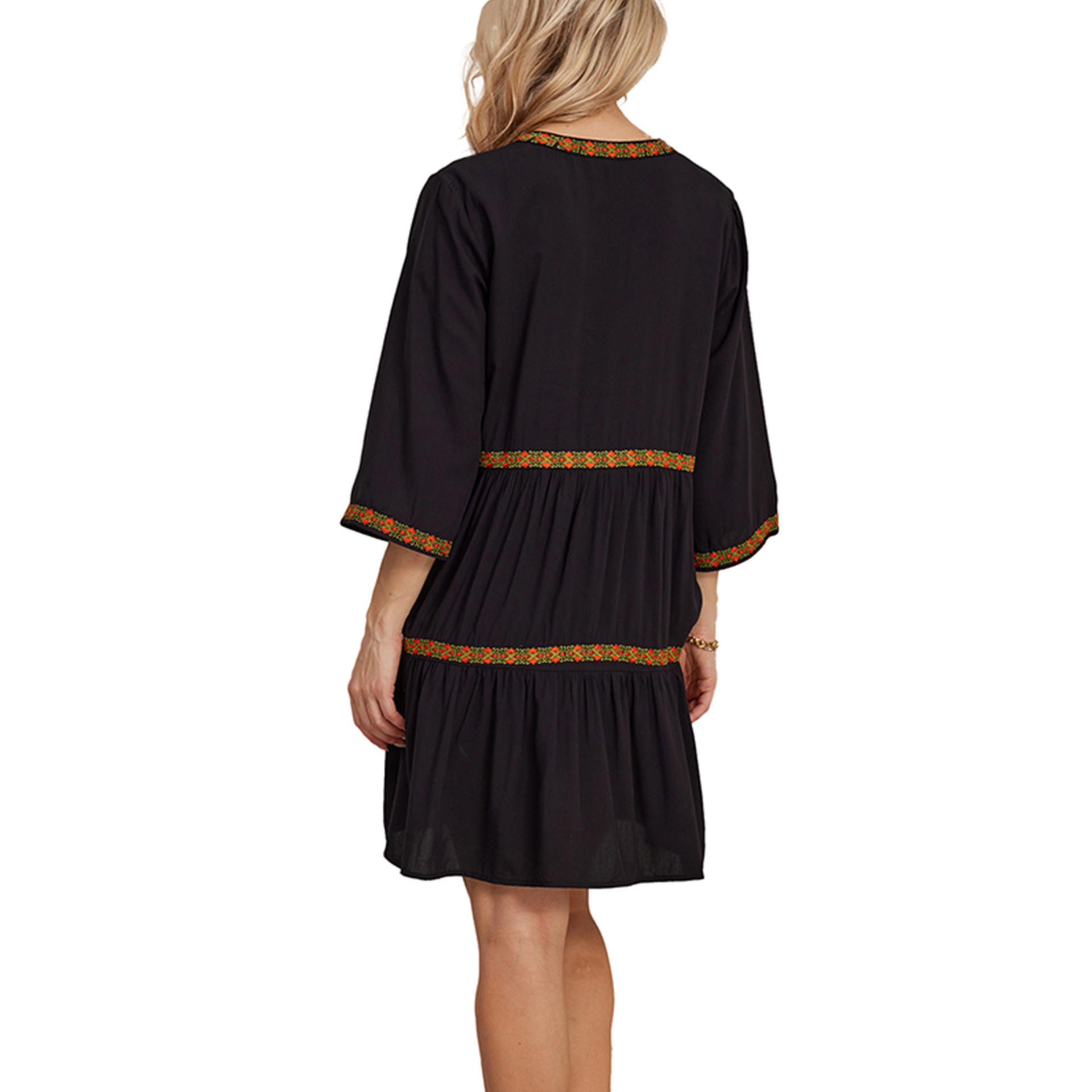 Embroidered casual dress independent station