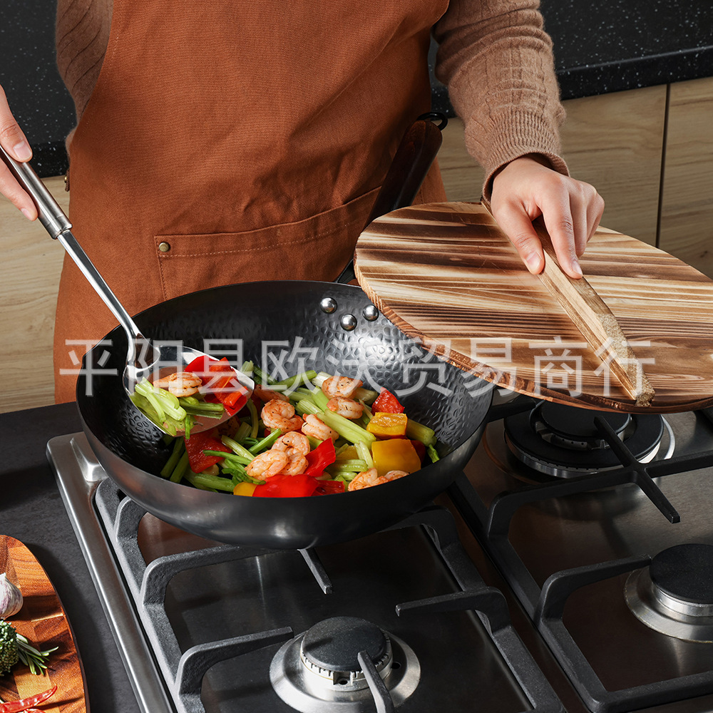 Carbon steel wok wrought iron household uncoated old-fashioned frying pan not easy to stick gas stove induction cooker universal pan