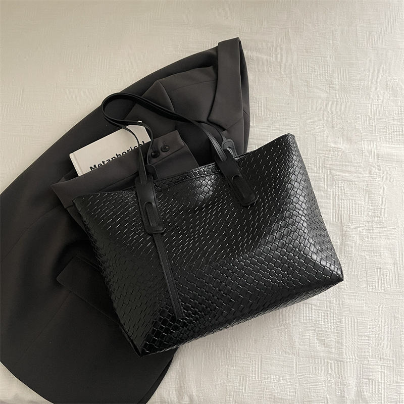 Large capacity underarm bag women 2026 new tote bag woven simple single shoulder bag