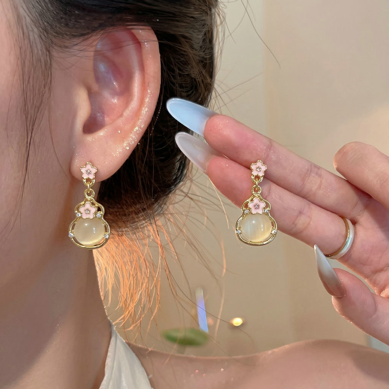 Sweet cool style plain hoop earrings minimalist simple round face ear clip circle ear accessory