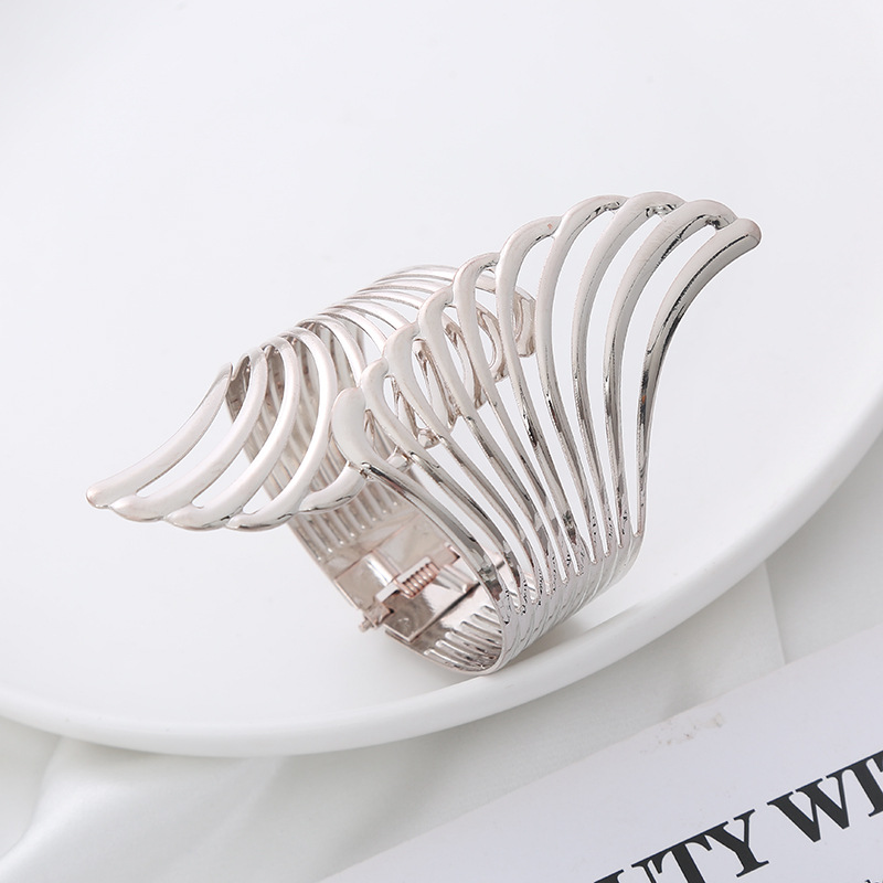 Accessories wing spring open bracelet hollow metal accessory bracelet
