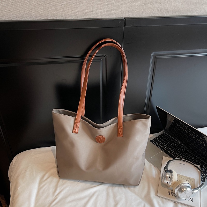 2026 Sense Oxford Cloth Bag Women Solid Color Large Capacity Tote Bag Niche Commute Shoulder Bag