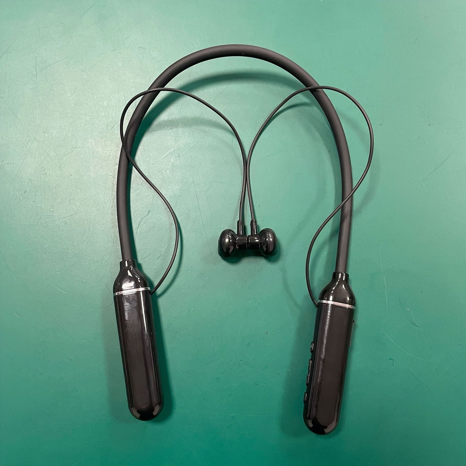 Neckband Bluetooth digital display earphones, long battery life, wireless stereo, in-ear, gaming low latency, sports style