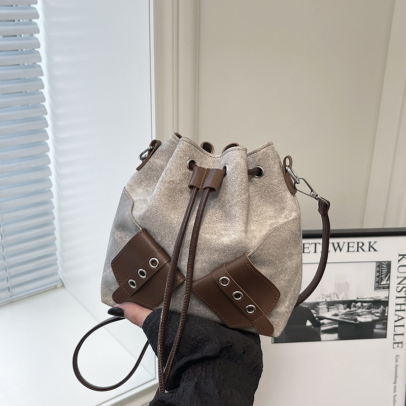 2026 Bucket Bag Women New Single Shoulder Bag Niche Commuter Crossbody Bag