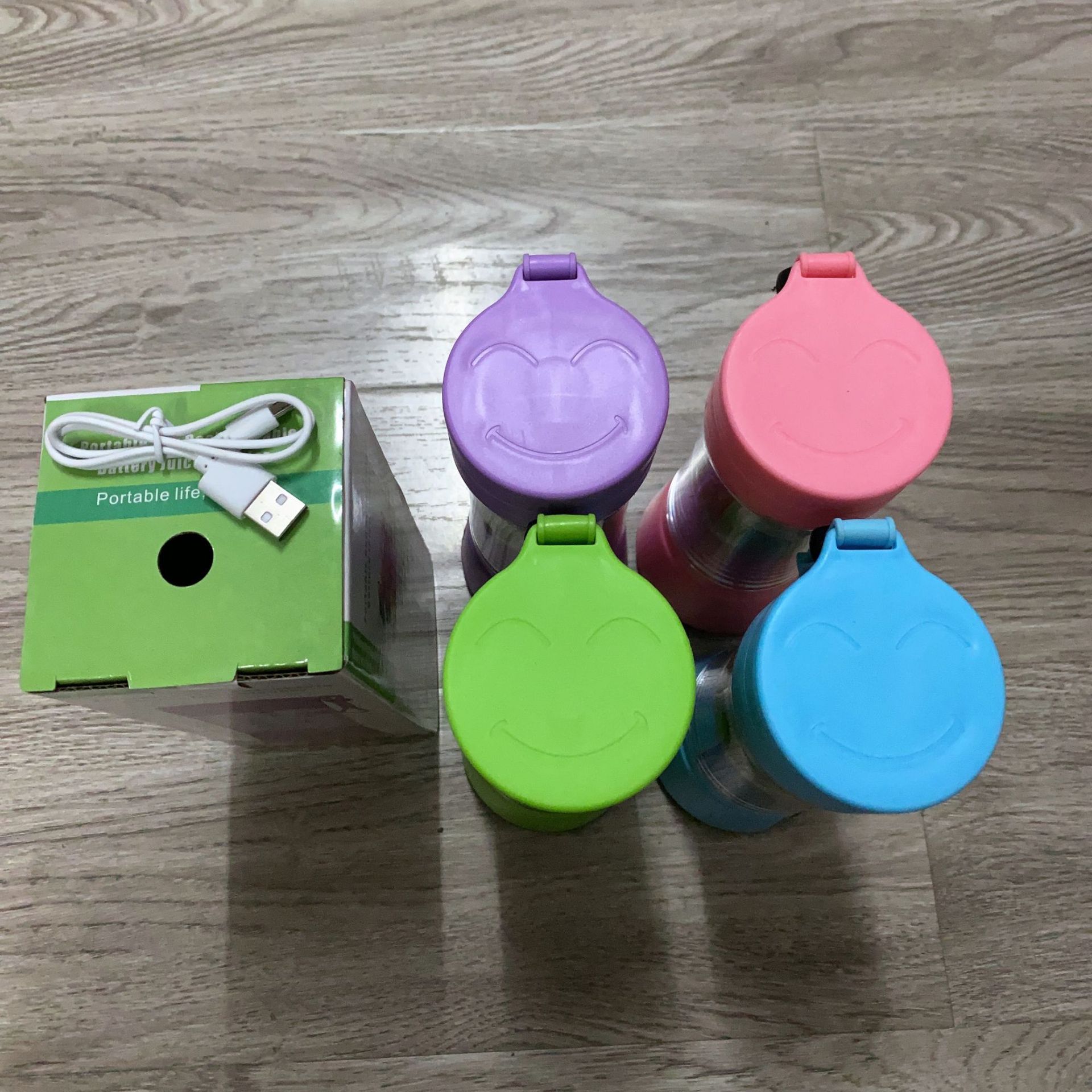 Juicer Portable Electric Fruit Juice Cup Rechargeable Mini Juicer Fruit and Vegetable Machine